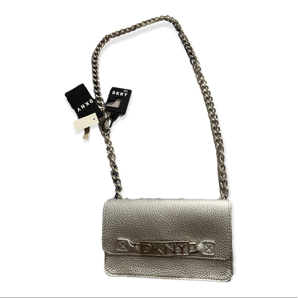 Chain belt with pouch